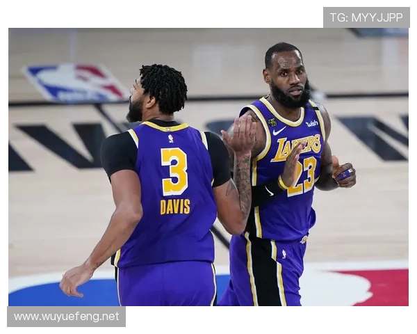 乌度卡批球员单打低效 詹姆斯轻松主导比赛